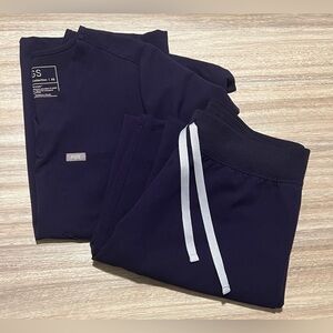 Figs Scrub Set in Purple Jam. Small Bottom. XS Top. EUC.